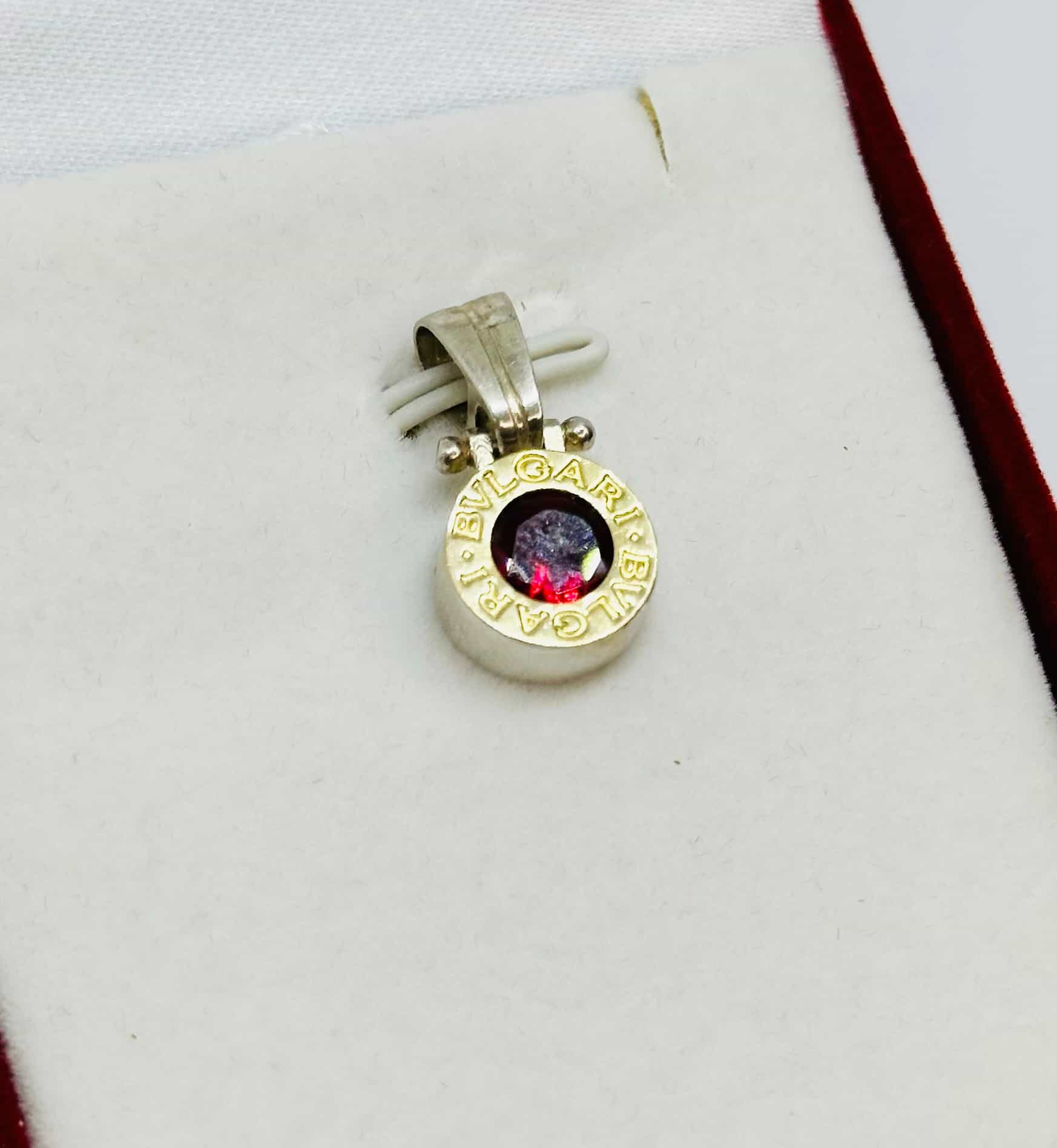 DIJE MEDIANO (1CM) BULGARI PLATA Y ORO REDONDO